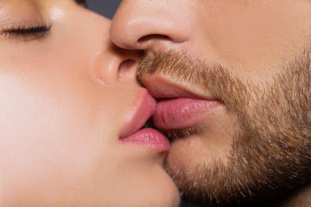 Nụ hôn cầu vồng