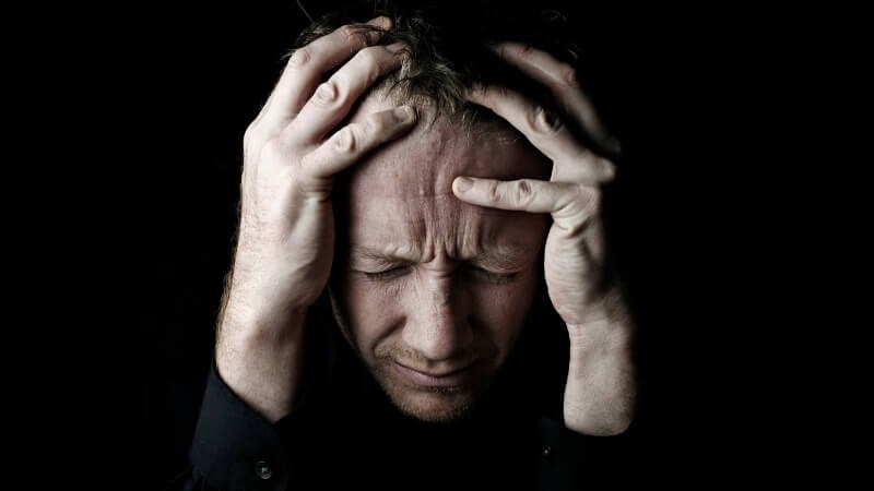 Trầm cảm: Dấu hiệu, nguyên nhân và cách điều trị